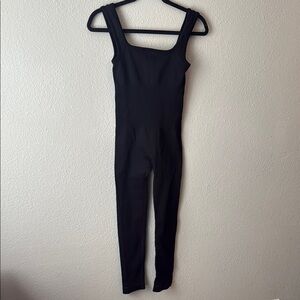 🖤 Sleek & Sculpting Black Ribbed One-Piece Jumpsuit (Size M) 🖤